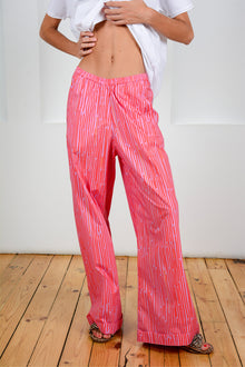 Pantalón rayado rojo