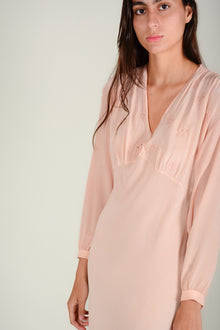 Vestido antiguo manga larga