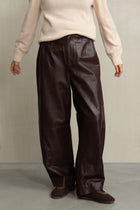 Pantalón leather