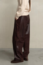 Pantalón leather