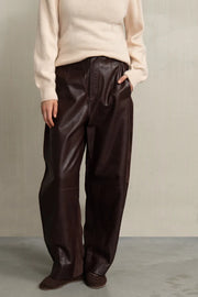 Pantalón leather