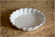 Small plate with leaves
