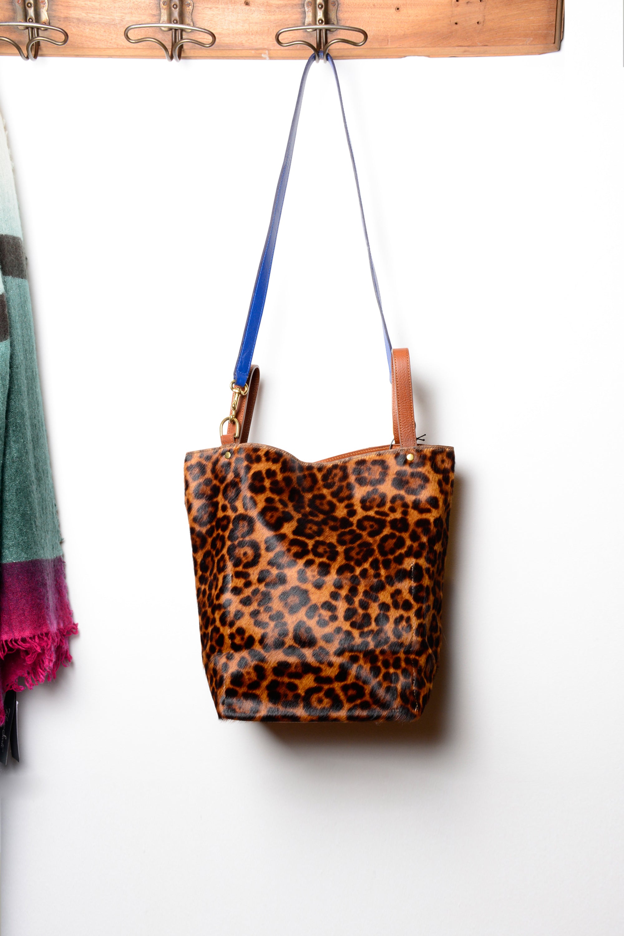 Leopard cowhide sack bag