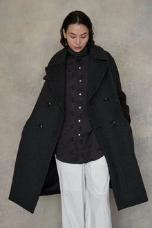 Camisa flores bordadas