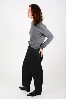 Pantalón vaquero curved costuras