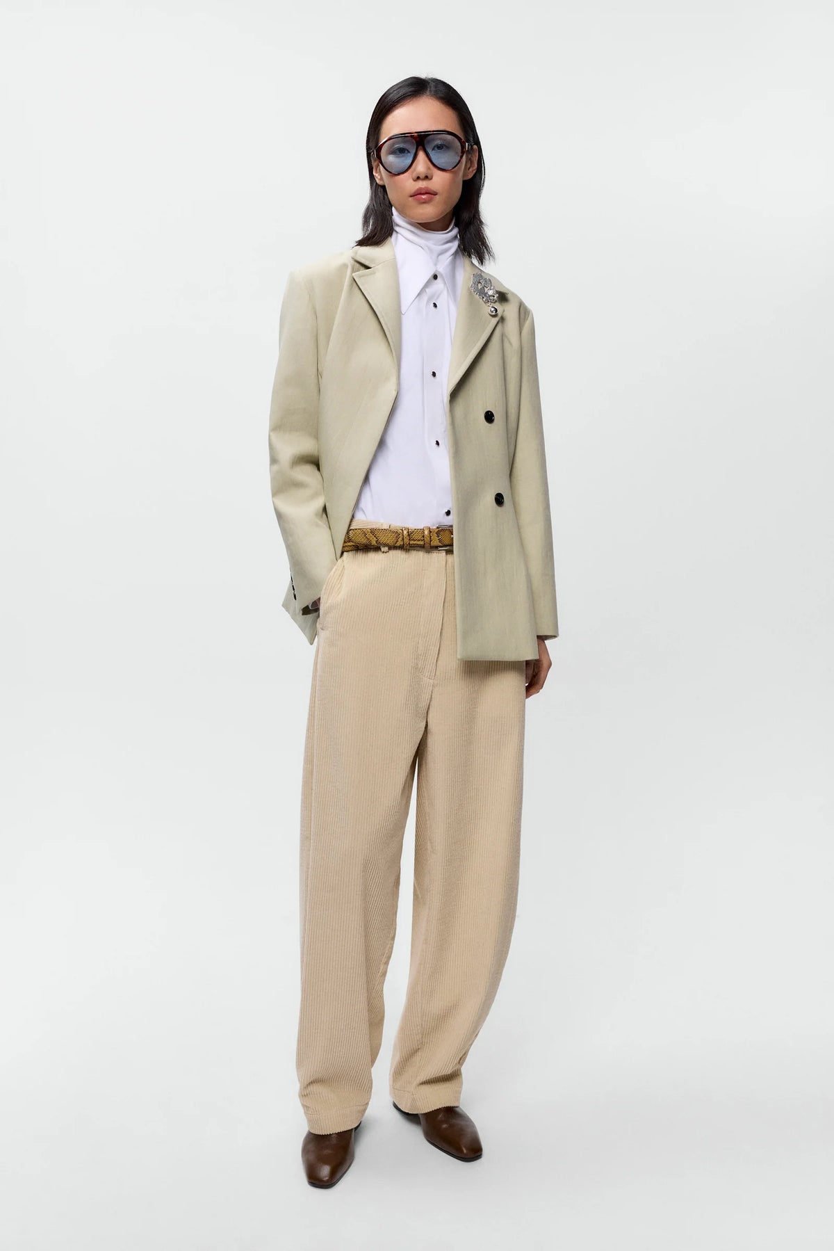 Pantalón curved pana ancha