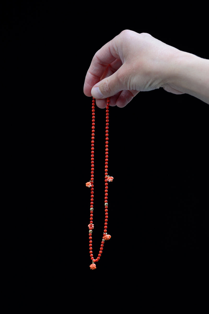 Collar rosa hilo coral