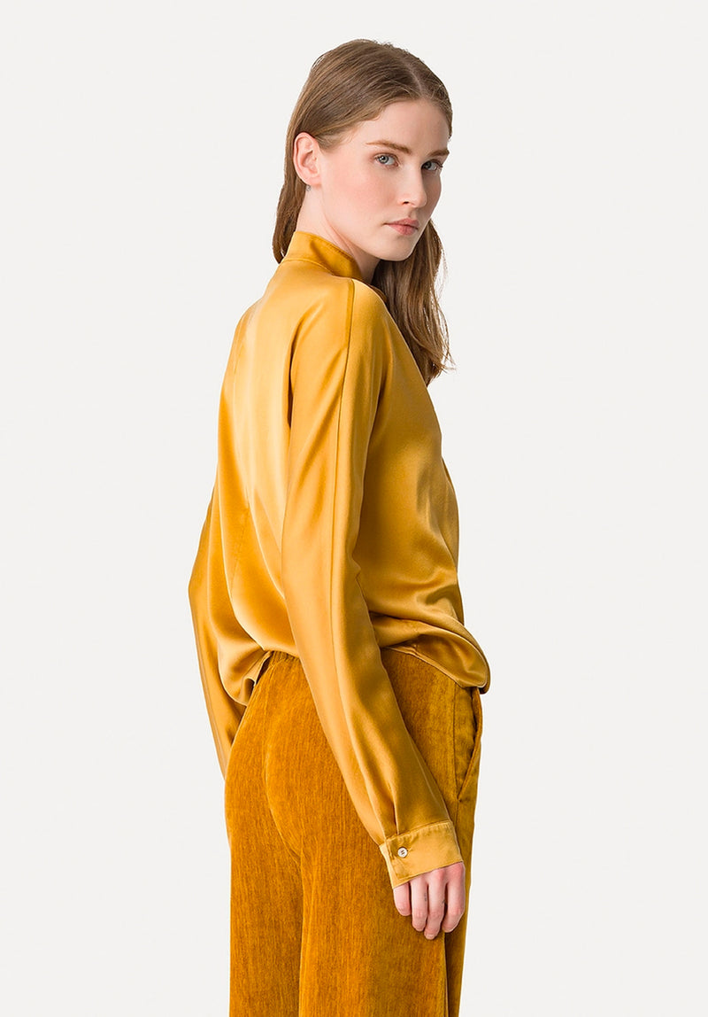 Camisa seda pompones