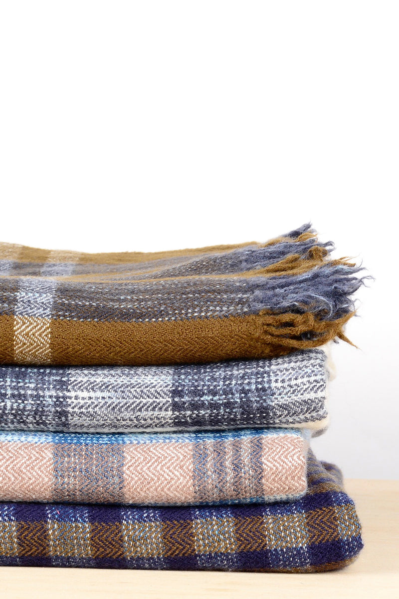 Natural raw plaid blanket 