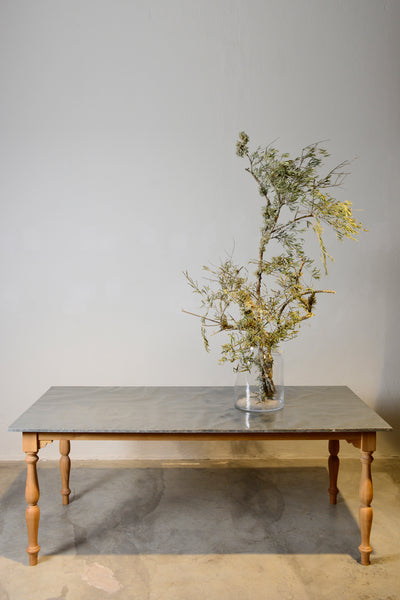 Table with antique zinc top 