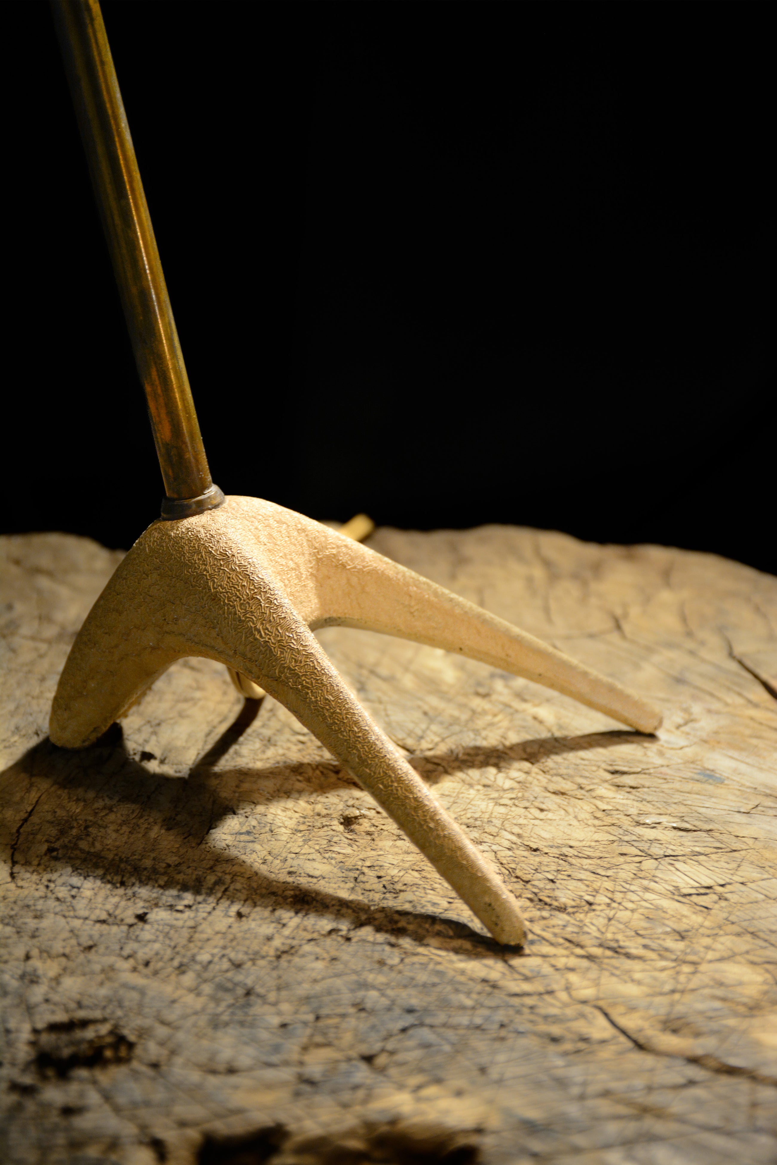 Lámpara Cosak Leuchten tripode de latón y panta años 50´s