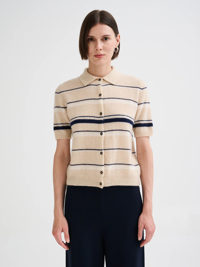 Polo cuello y rayas