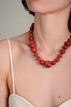 Collar coral variado irregular corto