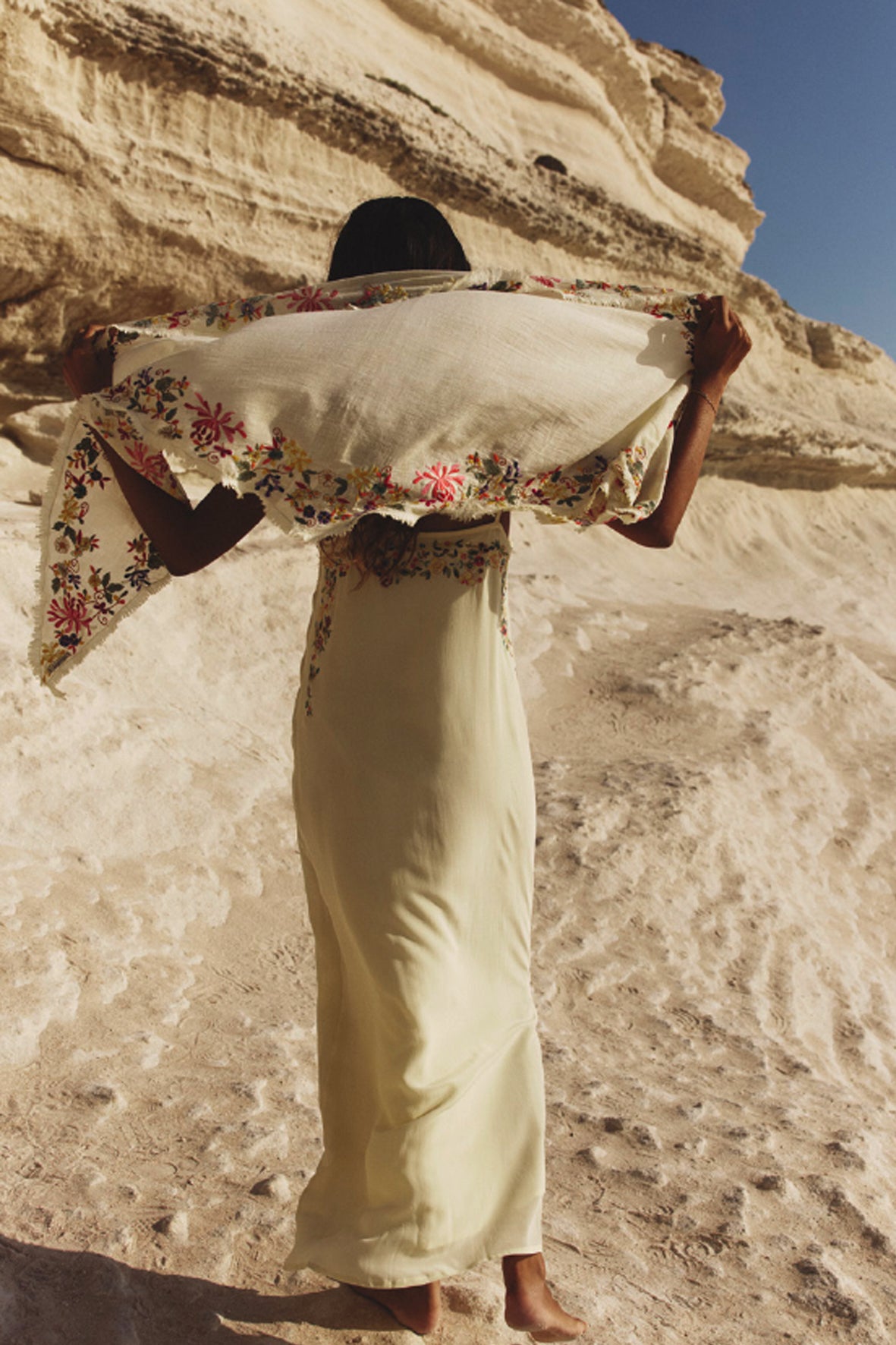 Vestido floritas en pico