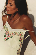 Vestido floritas en pico