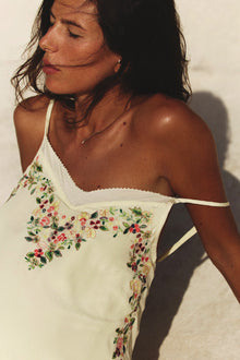 Vestido floritas en pico